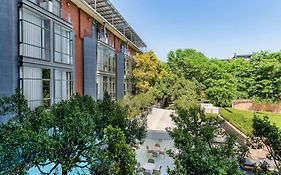 African Pride Melrose Arch, Autograph Collection